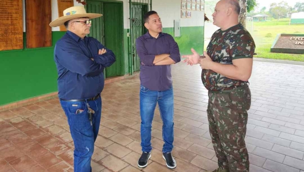 Prefeito Jerry Correia articula assumir gestão do aeroporto de Assis Brasil