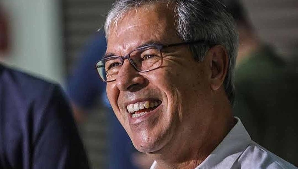 Jorge Viana ganha supersalários que brutos e somados ultrapassam os R$ 140 mil por mês
