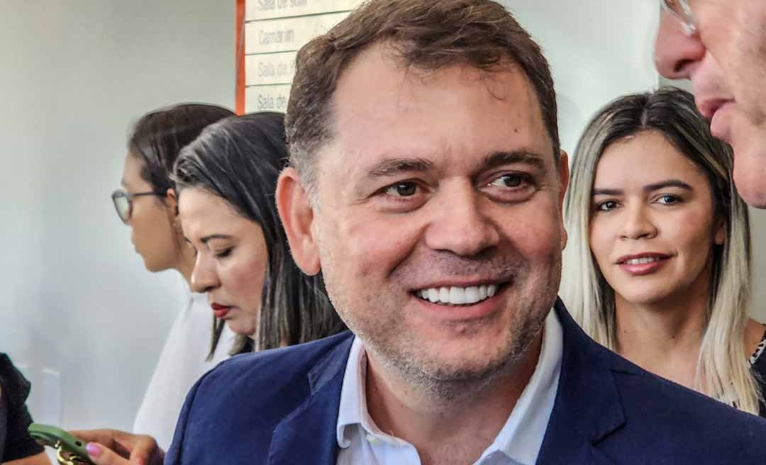 Alysson Bestene deixa estilo sisudo de lado e volta a ser o carismático gestor