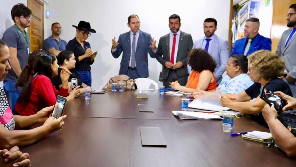 Servidores da Educação pressionam vereadores e cobram avanço nas negociações com a Prefeitura de Rio Branco