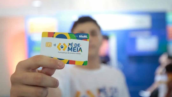 Estudantes acreanos nascidos em março e abril recebem hoje nova parcela do Pé-de-Meia