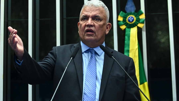 Petecão quer mudar a lei para fortalecer o papel dos pais na proteção digital dos filhos