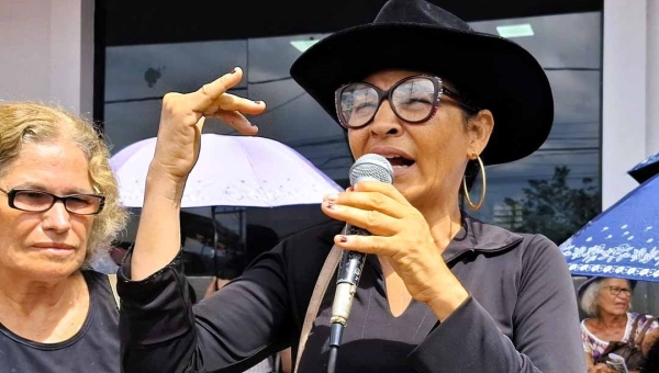 “Vereador, diga só a verdade!” diz Rosana Nascimento ao líder do prefeito na Câmara