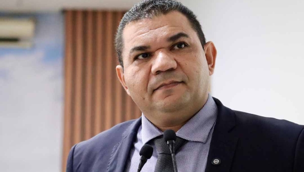 Fábio Araújo critica gestão de Joabe e sugere renúncia: “Se o presidente não tem capacidade de se manter na presidência, que ele peça para sair”