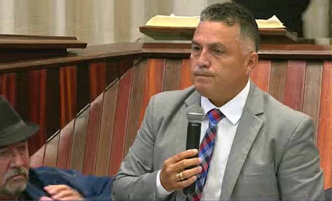 “Para o prefeito é muito cômodo. Ele mora no condomínio”, dispara Eber Machado sobre transferência do Centro Pop