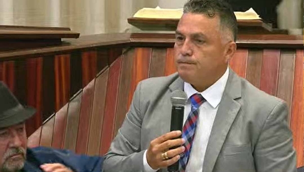 “Para o prefeito é muito cômodo. Ele mora no condomínio”, dispara Eber Machado sobre transferência do Centro Pop