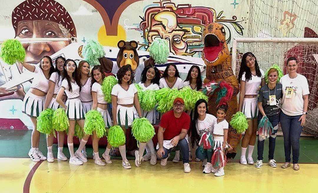 Cheerleaders agitam abertura de abertura do Jifac 2025 com apresentação especial