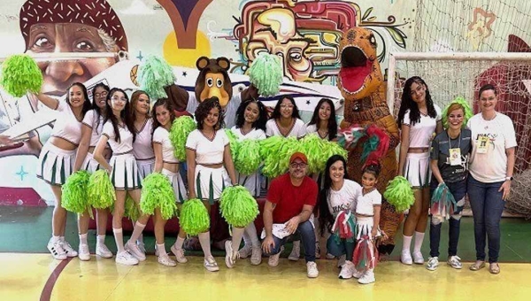 Cheerleaders agitam abertura de abertura do Jifac 2025 com apresentação especial