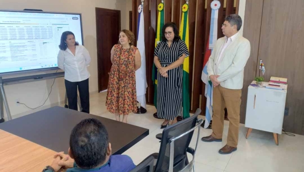 Naluh cutuca “absurdo de dinheiro” para shows no Acre