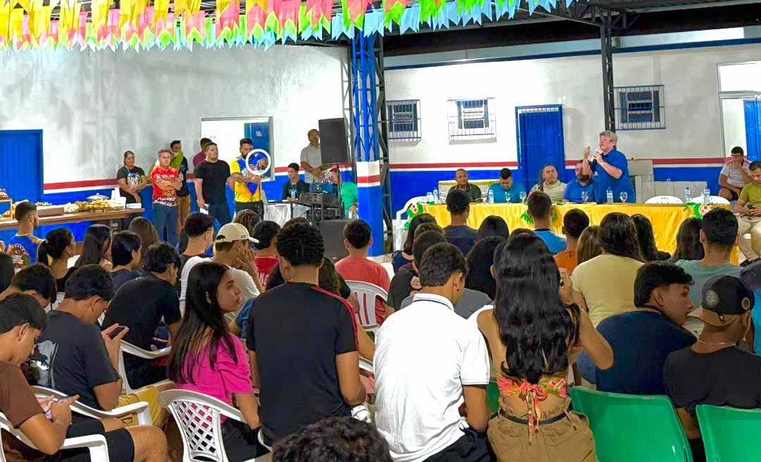 Prefeitura do Município de Boca do Acre discute apoio à cultura popular com grupos folclóricos