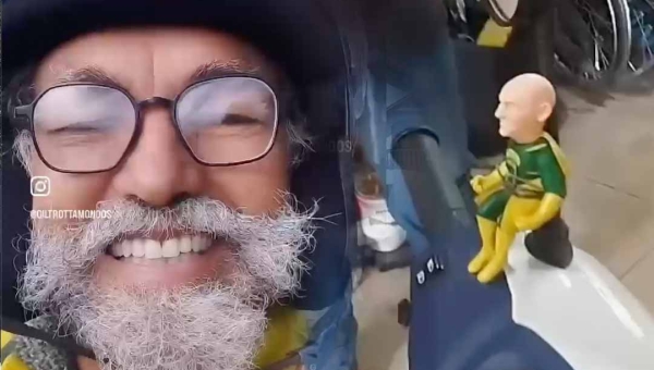 Ciclista e cineasta acreano Trottamondos se aproxima de Santa Catarina após percorrer mais de 4 mil km em moto de baixa cilindrada