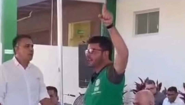 Gladson bate-boca com assessor de Alan Rick e diz: “Quem está antecipando eleições aqui não sou eu, eu sou democrático”