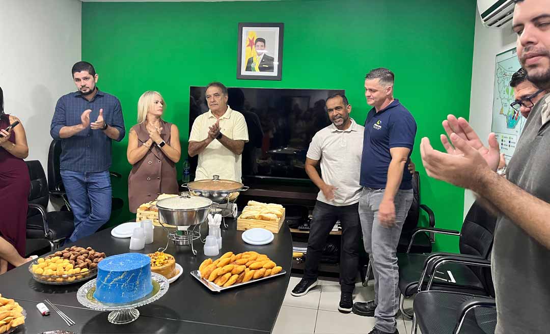 Carlinhos, o coração firme do Saneacre ganha festa surpresa para celebrar mais uma primavera