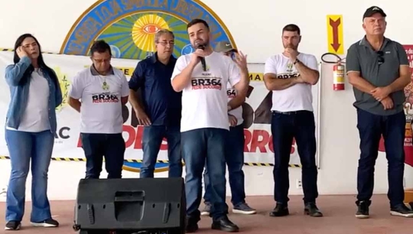 Prefeito de Tarauacá recepciona Caravana “BR-364 Pede Socorro” e diz que cidade depende da rodovia: “Desde a vinda do alimento até o transporte das pessoas"