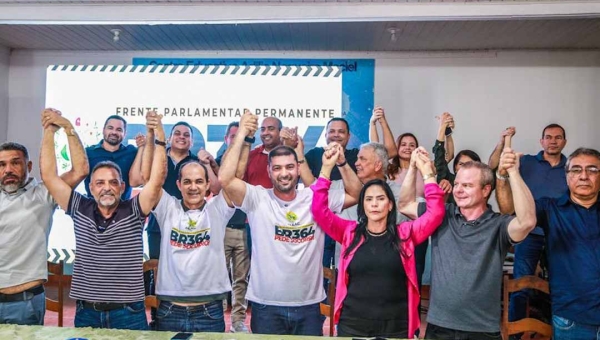 Nicolau Júnior encerra caravana em Cruzeiro do Sul com apelo por união e reconstrução definitiva da BR-364