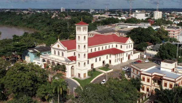 Maioria dos católicos no Acre é homem, enquanto mulheres predominam nas igrejas evangélicas