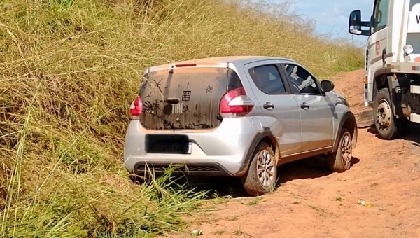 Veículo roubado de empresa em Rio Branco é localizado em ramal pela Polícia Militar