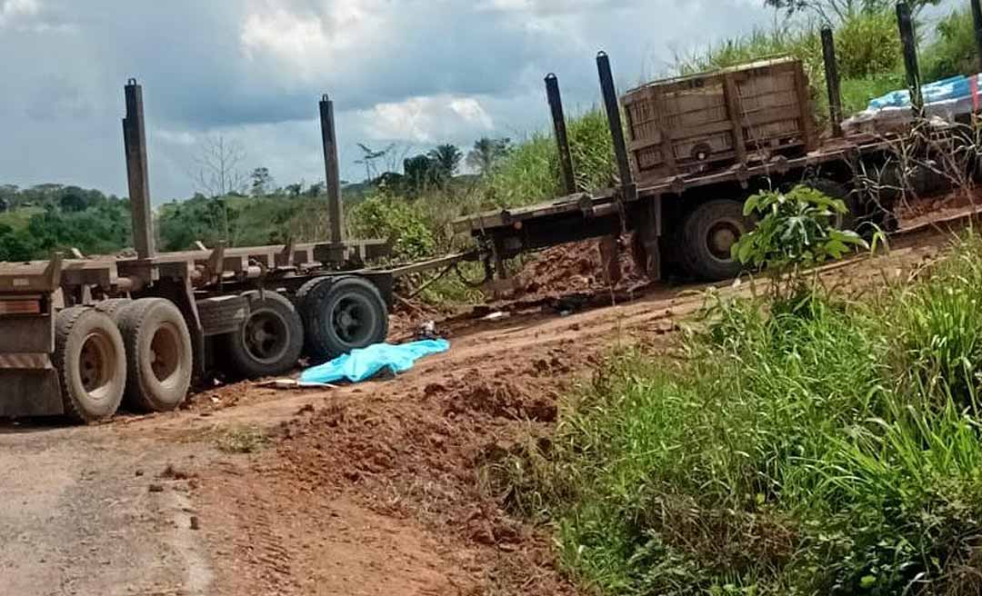 Motociclista tem a cabeça decepada após colidir com carreta que entrava em ramal entre Manoel Urbano e Sena Madureira