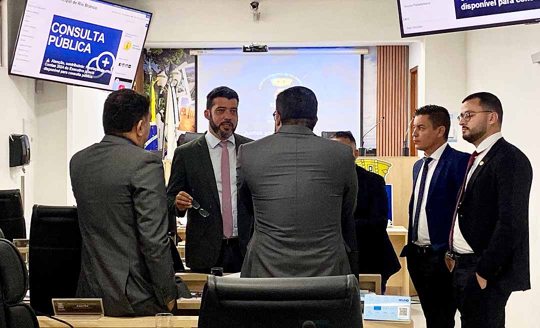 Além da possível demissão de motoristas, assessores também poderão ser cortados da folha de pagamento da Câmara de Rio Branco