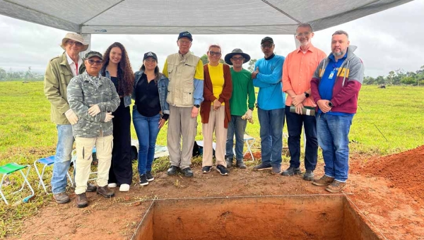 Pesquisadores realizam escavações no km 06 da BR-317 de Assis Brasil e investigam possível grande comunidade ancestral amazônica