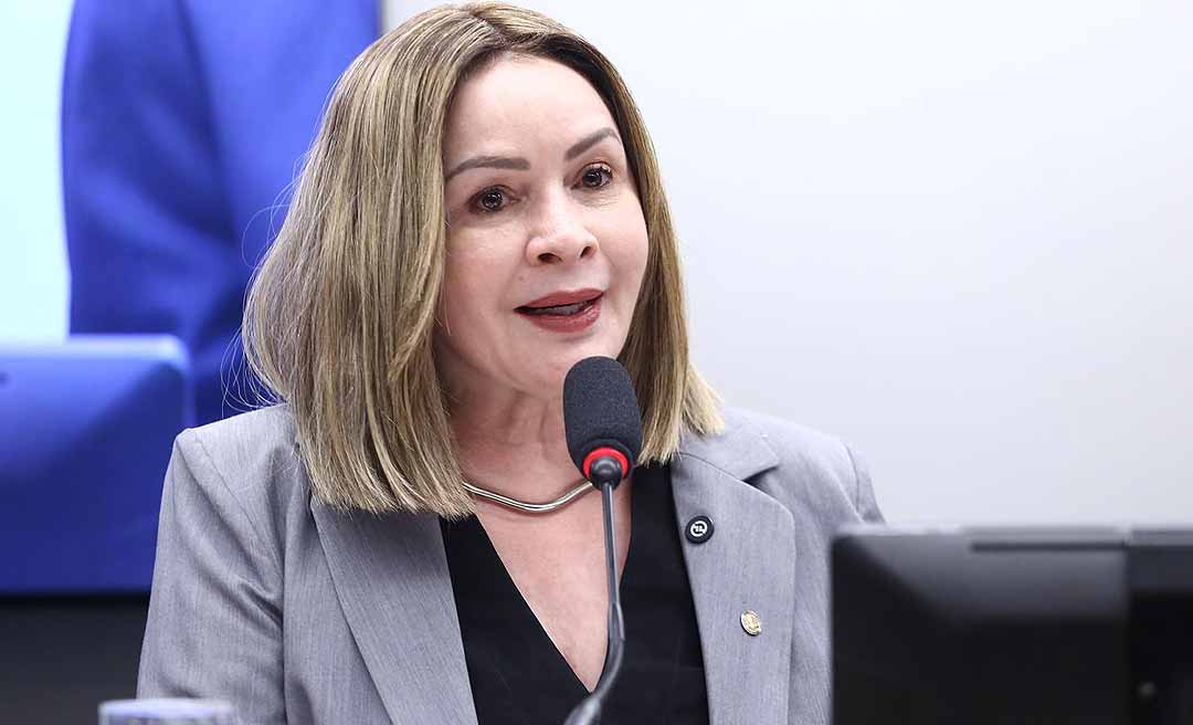 Socorro Neri detona oportunismo político sobre caso de escola em curral e cutuca Tribunal de Contas do Estado