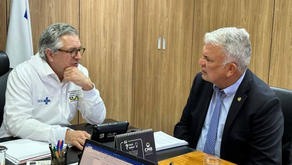 No Ministério da Saúde, senador Petecão debate novo contrato e a reativação da fábrica de preservativos em Xapuri