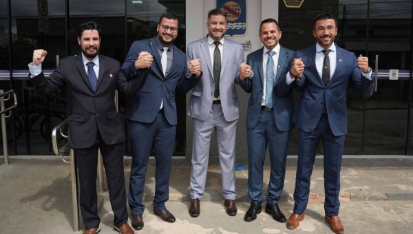 Felipe Tchê defende prioridade no atendimento a advogados no exercício da profissão em repartições públicas