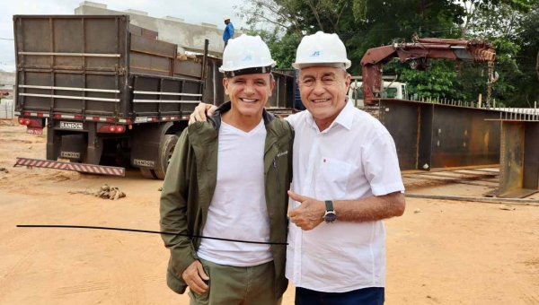 Bocalom e Márcio Bittar acompanham entrega da primeira carreta com vigas metálicas que irão compor a estrutura do Elevado da AABB