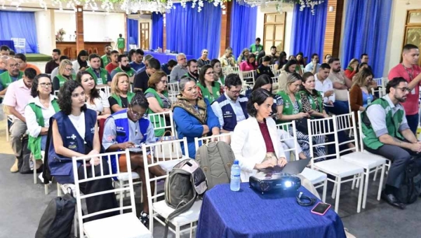 Durante simpósio em Epitaciolândia, Brasil, Bolívia e Peru discutem saúde pública na região de fronteira amazônica