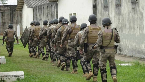 Polícia Penal realiza operação integrada com forças de segurança em presídio de Senador Guiomard