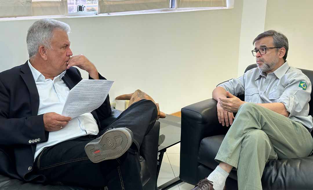 Senador Petecão e ICMBio discutem saída para conflitos na Reserva Chico Mendes