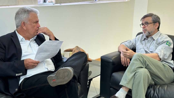Senador Petecão e ICMBio discutem saída para conflitos na Reserva Chico Mendes