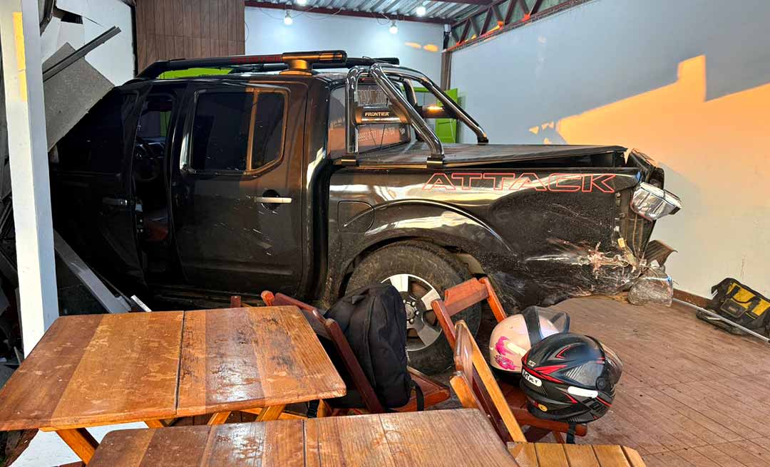 Acidente por pouco não termina em tragédia na Estrada Dias Martins, em Rio Branco