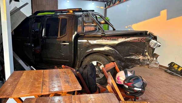 Acidente por pouco não termina em tragédia na Estrada Dias Martins, em Rio Branco