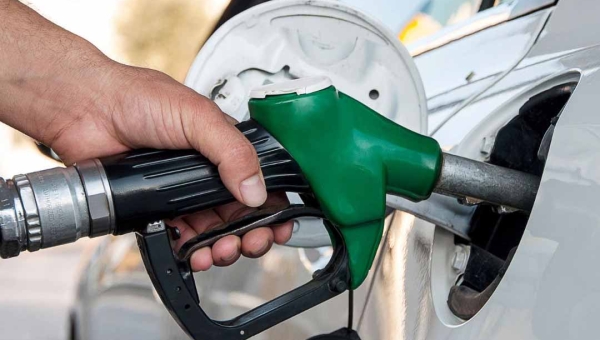 Preço dos combustíveis cai no Acre, mas estado segue com a gasolina e o diesel mais caros do Brasil