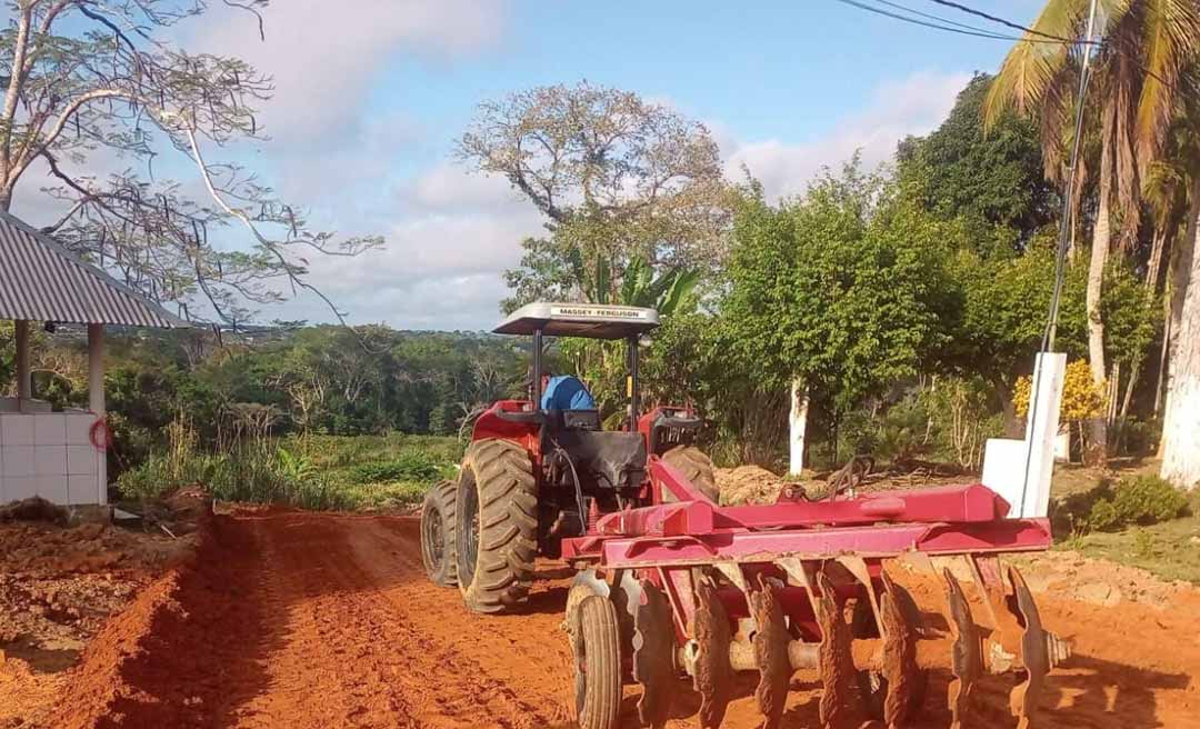 Obras de revitalização do Alto Santo prosseguem com serviços na calçada de passeio e acesso ao cemitério