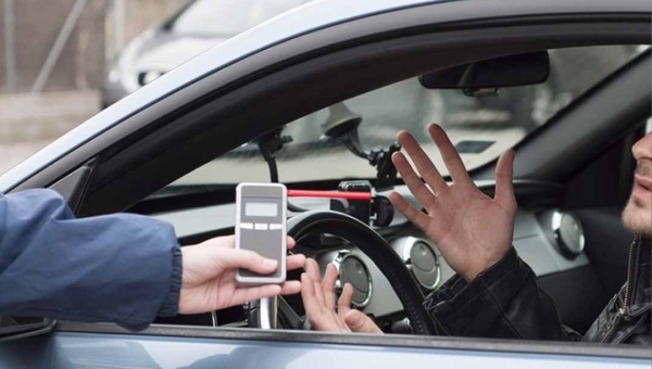 Quase 2 mil condutores do Acre recusaram o teste do bafômetro previsto pela Lei Seca; Rio Branco registrou 13 mil infrações por direção e uso do álcool