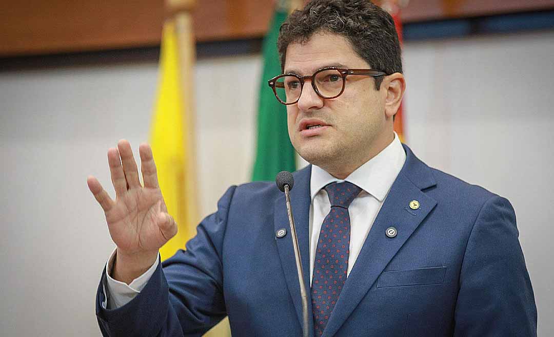 Eduardo Ribeiro quer garantir que mães pobres tenham direito a transporte ao sair da maternidade