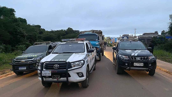 Operação integrada das polícias do Acre recupera caminhão roubado na zona rural de Acrelândia