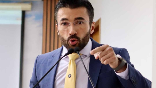 Para proteger crianças e adolescentes, PL de Zé Lopes proíbe músicas que incentivam crimes e drogas em eventos públicos e abertos voltados para a família