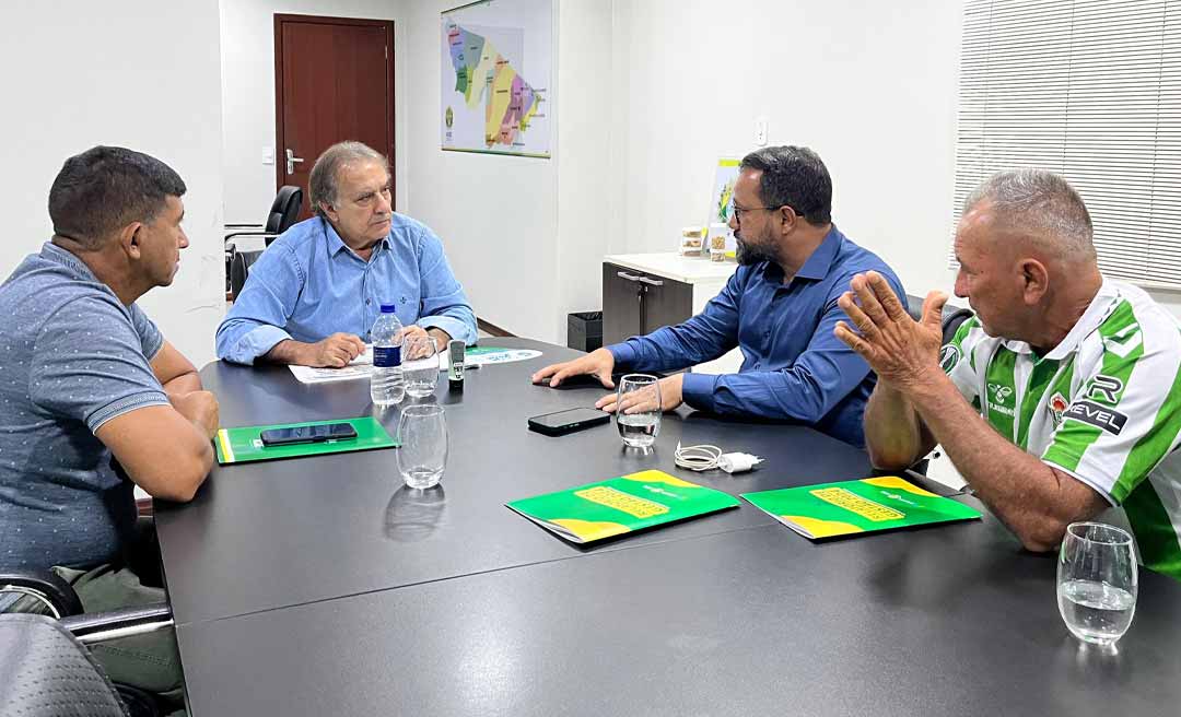 José Bestene recebe comitiva de Feijó e determina ação imediata para ampliar abastecimento de água no município