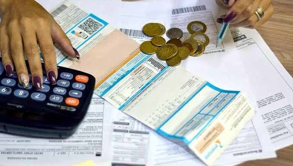 Contas de luz seguem mais caras em julho; acréscimo de R$ 4,46 a cada 100 quilowatts-hora (kWh) consumidos permanece 