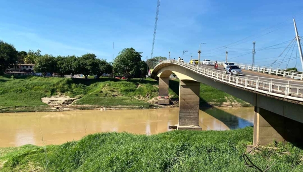 Nível do Rio Acre se aproxima dos 2 metros em Rio Branco e ‘acende’ alerta para estiagem severa