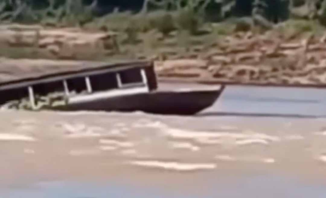 Embarcação carregada de banana naufraga no rio Purus ao tentar atravessar cachoeira na divisa entre Acre e Amazonas