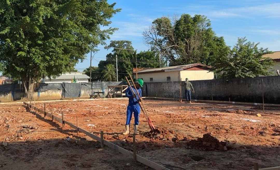 Deracre inicia construção da Casa do Produtor Rural em Sena Madureira