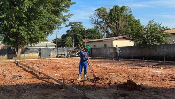 Deracre inicia construção da Casa do Produtor Rural em Sena Madureira