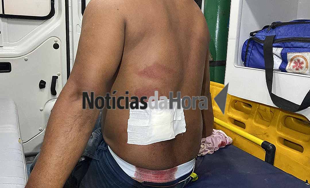 Homem é esfaqueado na Baixada da Sobral por cliente após informar que não tinha mais galinhas para vender em bar
