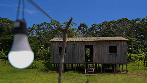 Luz Para Todos no Acre já atendeu mais de 3,7 mil famílias desde que Lula assumiu; meta é alcançar 23 mil pessoas até 2026