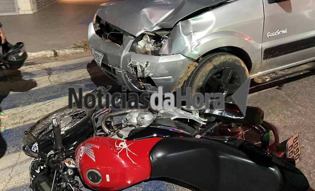 Motorista avança sinal vermelho e atropela casal em motocicleta na Avenida Ceará, Centro de Rio Branco