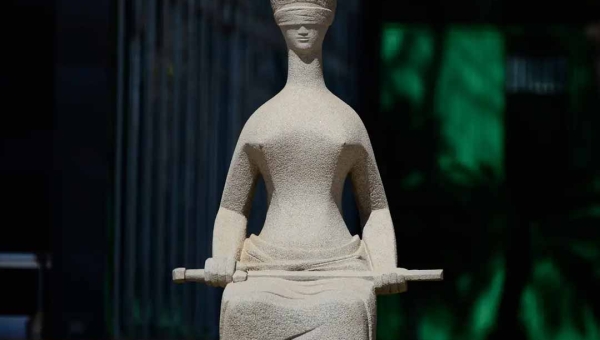 Supersalários no Judiciário crescem 49,3% em 2024, mostra estudo